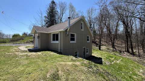 39638 Midland Trl, Rainelle, WV 25962
