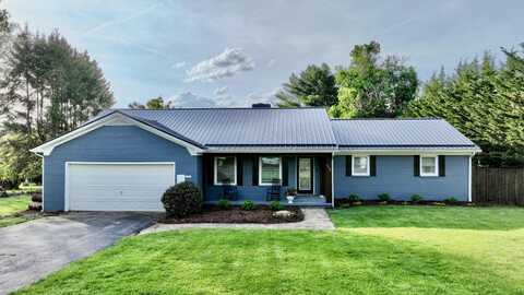 379 Summit Ave, Lewisburg, WV 24901