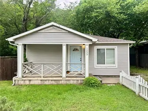 1233 S Washington, Fayetteville, AR 72701