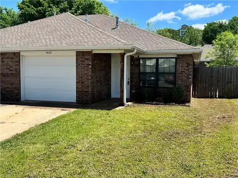 1412 Bernice DR, Fayetteville, AR 72703