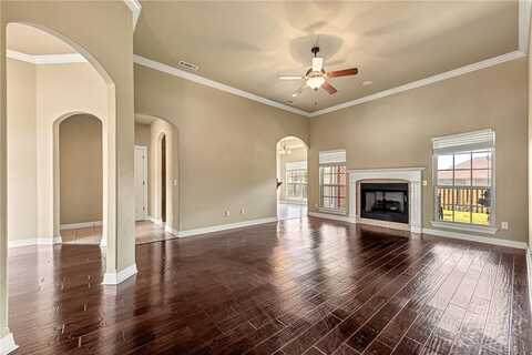 250 Halleck Coach RD, Centerton, AR 72719