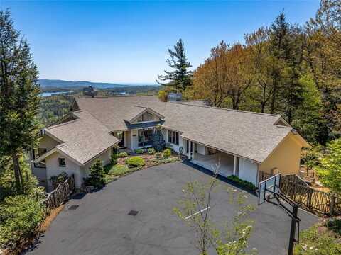 199 Mills Creek Point Road, Lake Toxaway, NC 28747