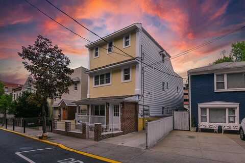520 34TH ST, Union City, NJ 07087
