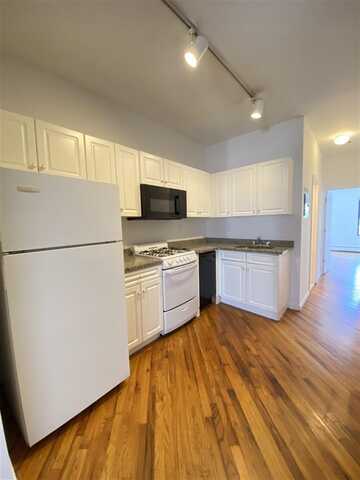 407 1ST ST, Hoboken, NJ 07030