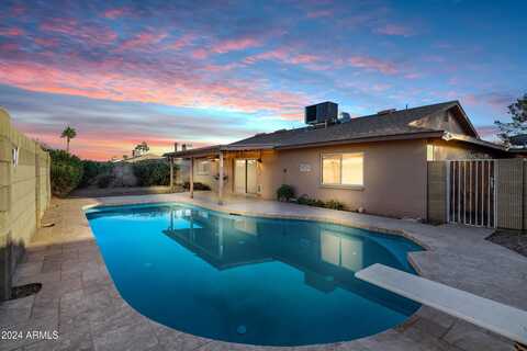 5704 W HEARN Road, Glendale, AZ 85306