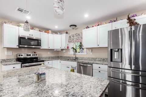 930 E FRIAR Avenue, Apache Junction, AZ 85119