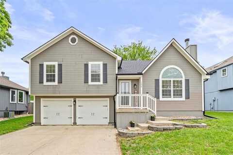 245 NE Chateau Drive, Blue Springs, MO 64014