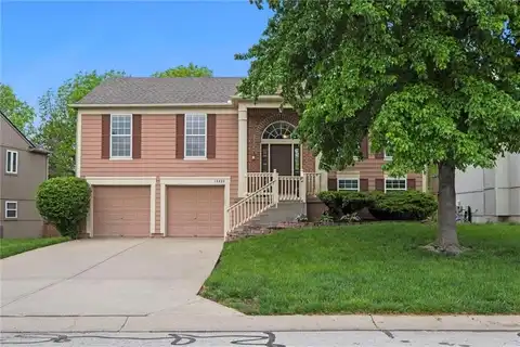 15422 W 155th Terrace, Olathe, KS 66062