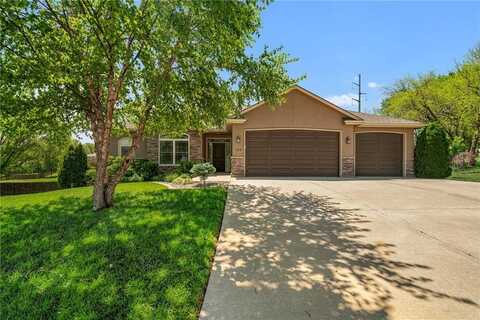 704 Meadowlark Street SE, Blue Springs, MO 64014