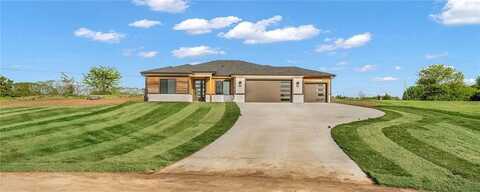 21607 W Limestone Ridge Street, Paola, KS 66071
