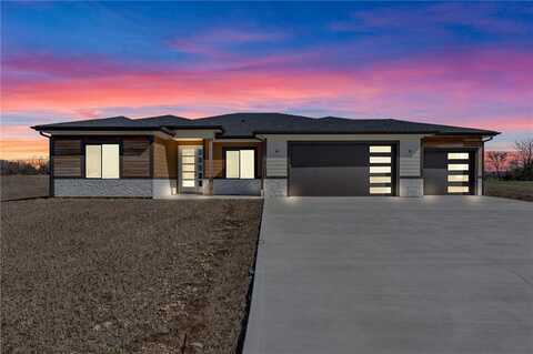 21607 W Limestone Ridge Street, Paola, KS 66071