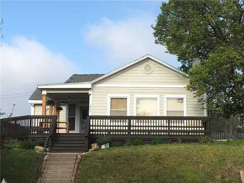 207 N Esplanade Street, Leavenworth, KS 66048