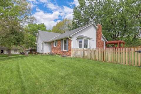 1013 SW Brave Circle, Blue Springs, MO 64015