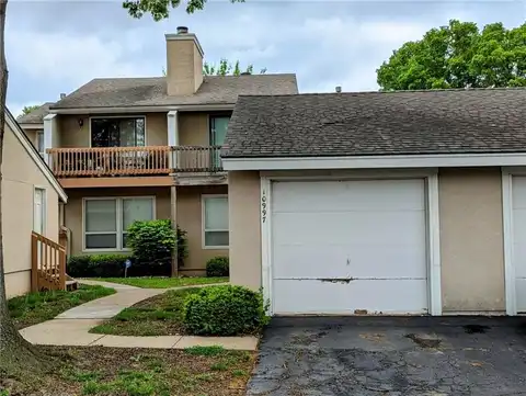 10997 Rosehill Road, Overland Park, KS 66210
