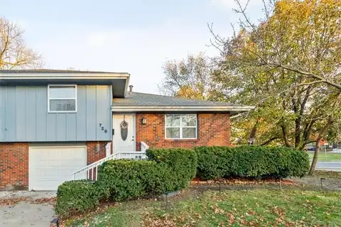 726 S Ridgeview Road, Olathe, KS 66061