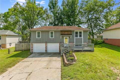 311 Village Lane, Buckner, MO 64016