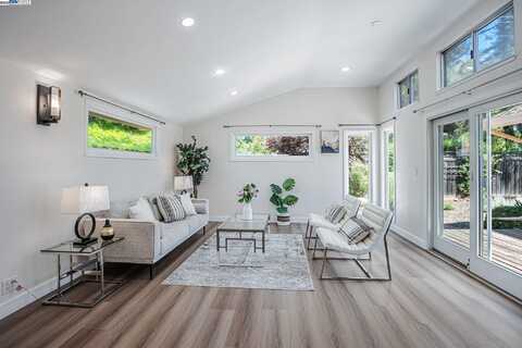 1137 Alice St, Davis, CA 95616