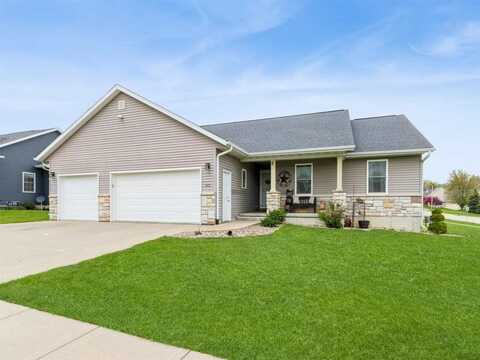 301 Gilbert Dr, WestBranch, IA 52358