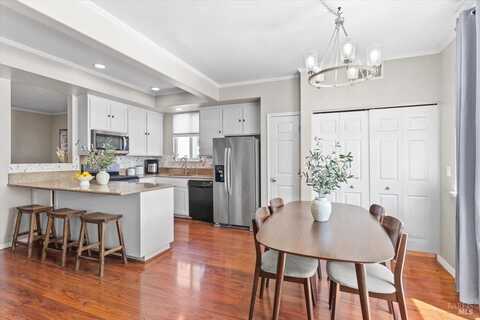870 Fresno Avenue, Santa Rosa, CA 95407
