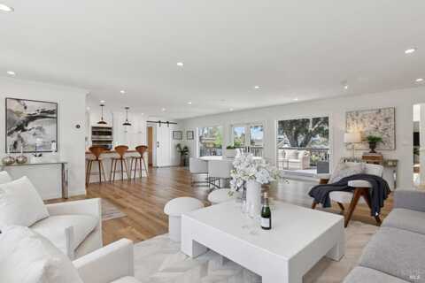 2111 Penny Lane, Napa, CA 94559