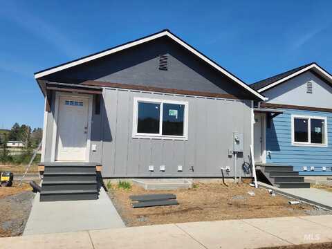 1392 Edington Ave, Moscow, ID 83843