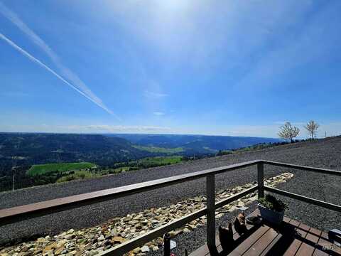 392 Vista View Dr, Lenore, ID 83541