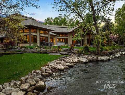 1040 W Bogus View, Eagle, ID 83616