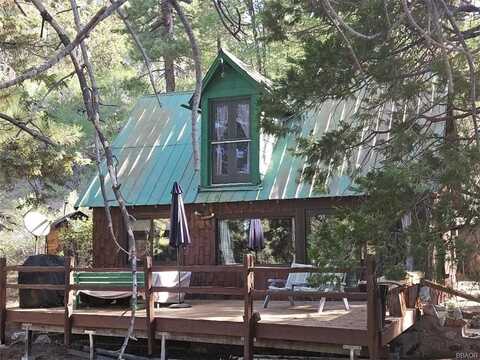 329 Pine Hill Drive, Fawnskin, CA 92333