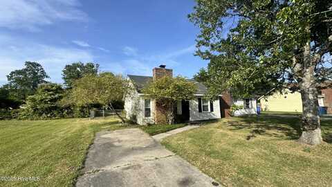 105 Garden Place, Jacksonville, NC 28540