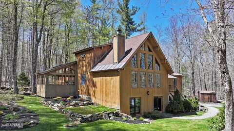 55 Mallard Dr, Becket, MA 01223