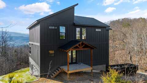 2959 Mockingbird Way, Sevierville, TN 37862