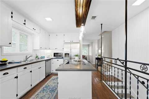 1436 Magnolia Drive, College Station, TX 77840