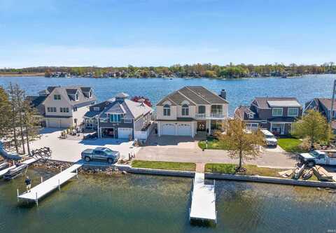 11732 N Sunrise Drive, Syracuse, IN 46567