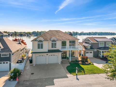 11732 N Sunrise Drive, Syracuse, IN 46567