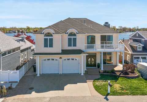11732 N Sunrise Drive, Syracuse, IN 46567