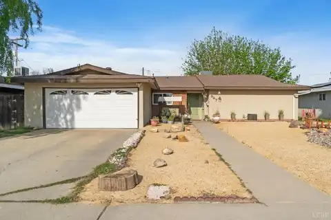 947 Cinnamon Drive, Lemoore, CA 93245