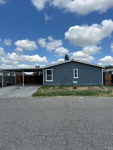 10042 Camino Ramon, Hanford, CA 93230