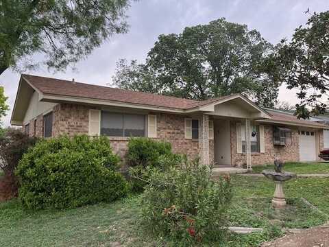 704 Arrow Lane, Kerrville, TX 78028