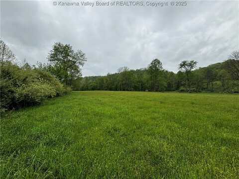 2951 McComas Road, Barboursville, WV 25504