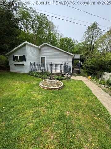 1127 Valley View Drive, Clendenin, WV 25045