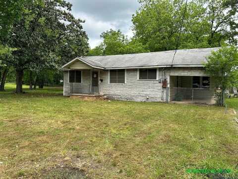906 W 11TH ST, Mount Pleasant, TX 75455