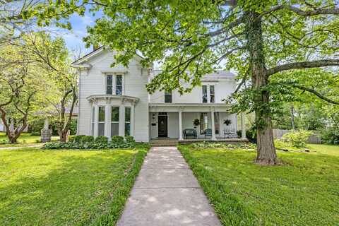 210 Montgomery Avenue, Versailles, KY 40383