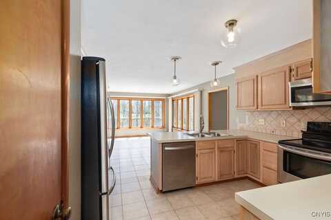 3293 Greenleafe Drive, Lysander, NY 13135
