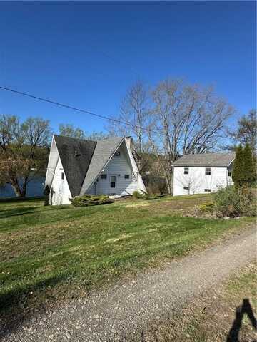 69 Country Place, Cowlesville, NY 13813