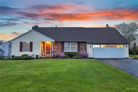 112 Old Orchard Lane, Orchard Park, NY 14127