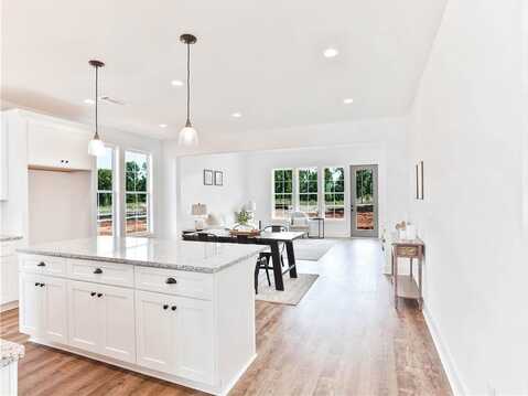 8 CROSSING COURT E, VALLEY, AL 36854