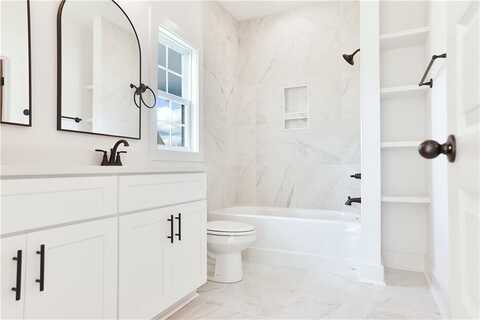9 CROSSING COURT E, VALLEY, AL 36854