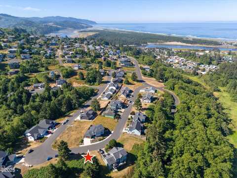 25 Lahaina Loop, Pacific City, OR 97135