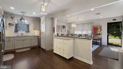 424 CEDAR ST, LANSDALE, PA 19446
