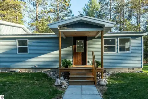 6111 KEFFER ROAD, KINGSLEY, MI 49694